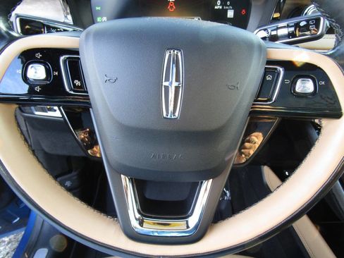 Used 2020 Lincoln Corsair Reserve w/ Equipment Group 201A image 20