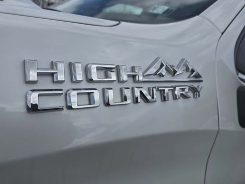 Used 2024 Chevrolet Silverado 1500 High Country w/ High Country Premium Package AWD/4WD image 10