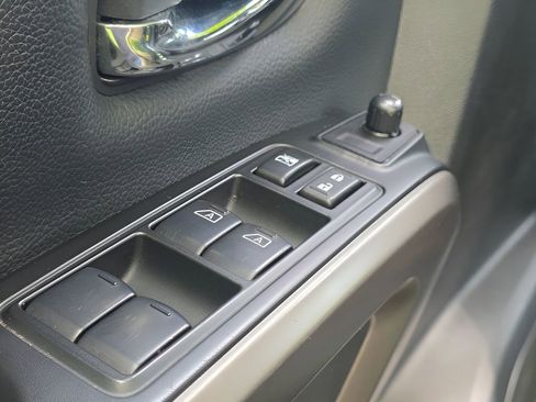 Used 2024 Nissan Titan SV w/ SV Bronze Edition Package AWD/4WD image 13