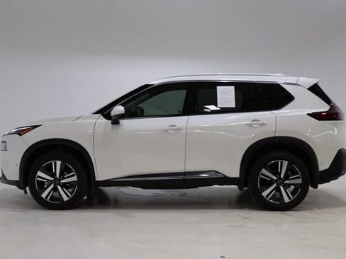 Used 2023 Nissan Rogue SL w/ SL Premium Package image 4