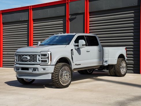 Used 2026 Ford F450 Platinum w/ Platinum Plus Package image 1
