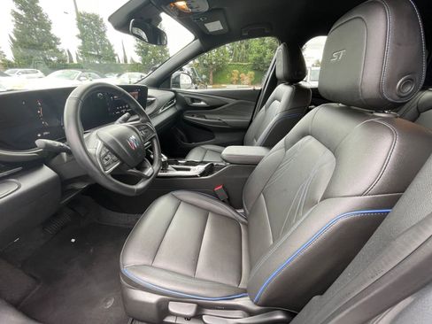 Used 2025 Buick Envista Sport Touring image 27