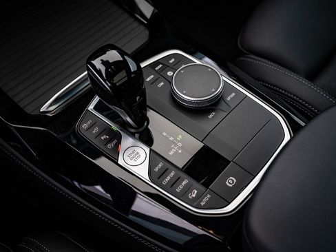 Certified 2025 BMW X4 xDrive30i w/ M Sport Package image 31