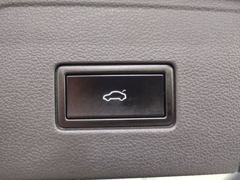 Used 2019 Volkswagen Atlas SE w/ Towing Package image 15