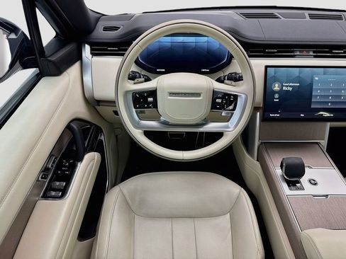 Used 2025 Land Rover Range Rover SE AWD/4WD image 10