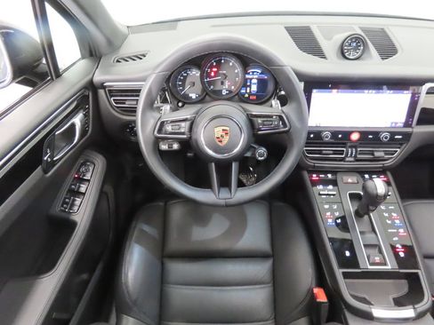 Certified 2026 Porsche Macan AWD/4WD image 15