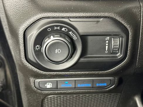 Used 2023 Jeep Wrangler Unlimited w/ Cold Weather Group image 19