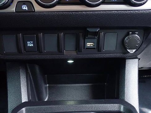 Used 2023 Toyota Tacoma SR AWD/4WD image 19