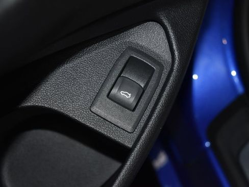 Used 2022 BMW M4 xDrive Competition image 7