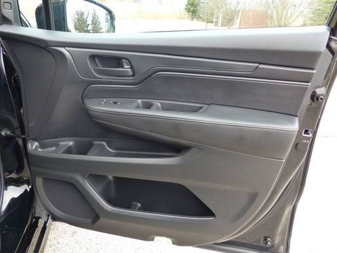 Used 2025 Honda Odyssey Sport-L image 48
