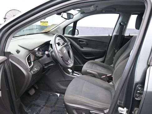 Used 2019 Chevrolet Trax LS w/ Tint and Cruise Package image 11