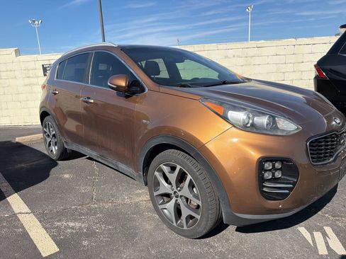 Used 2017 Kia Sportage SX image 3