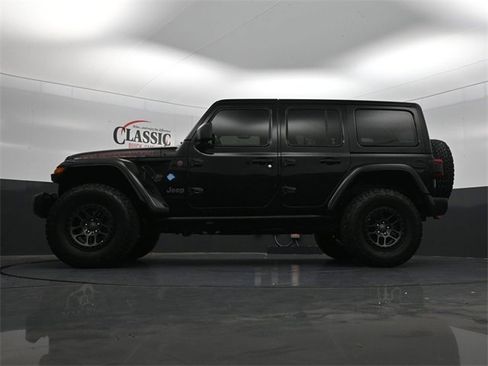 Used 2022 Jeep Wrangler Unlimited Rubicon w/ Xtreme Recon 35" Tire Package image 23