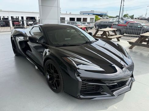 Used 2025 Chevrolet Corvette Z06 RWD image 1