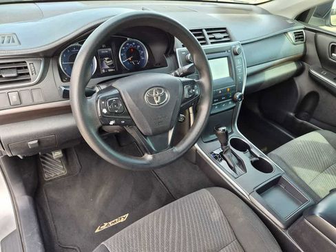 Used 2017 Toyota Camry LE FWD image 4