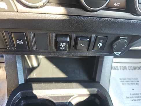 Used 2023 Toyota Tacoma TRD Sport image 18