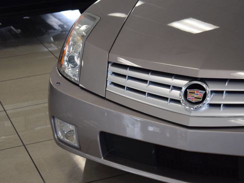 Used 2005 Cadillac XLR RWD image 9