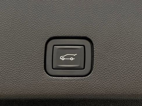 Certified 2023 Cadillac XT6 Sport image 32