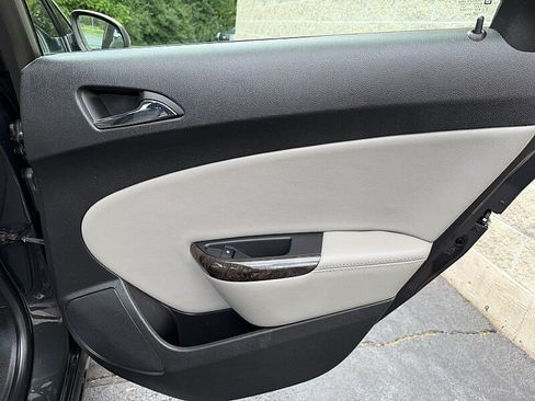 Used 2015 Buick Verano FWD image 22