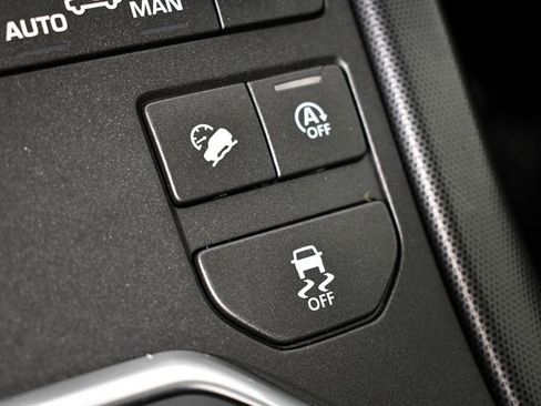 Used 2019 Land Rover Range Rover Evoque SE Premium image 45