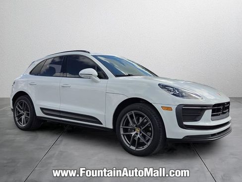 Used 2023 Porsche Macan Turbo AWD/4WD image 6