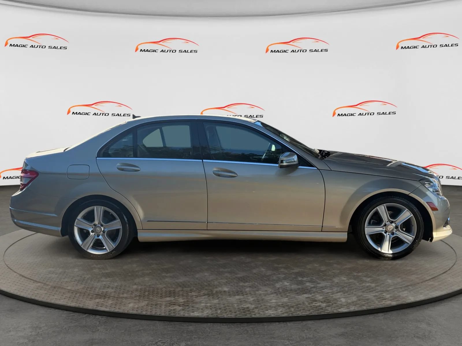 Used 2010 Mercedes-Benz C 300 Sedan image 6