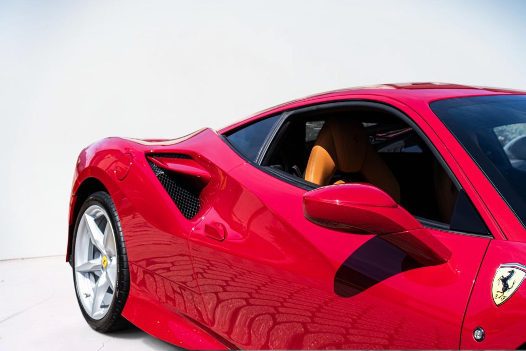 Certified 2022 Ferrari F8 Tributo RWD image 15
