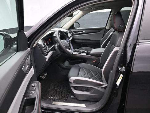 New 2026 Volkswagen Atlas Peak Edition AWD/4WD image 9