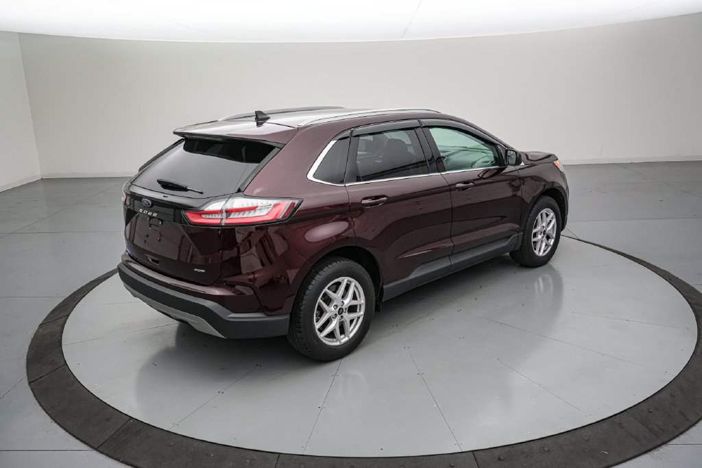 Certified 2023 Ford Edge SEL w/ Convenience Package AWD/4WD image 4