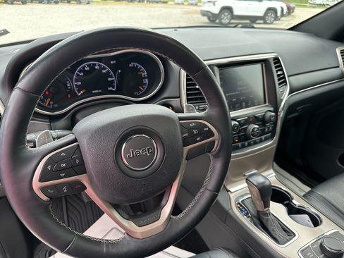 Used 2017 Jeep Grand Cherokee Limited AWD/4WD image 13
