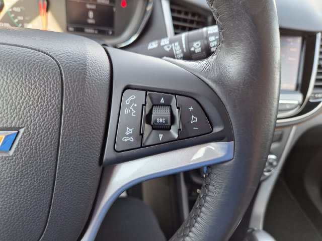 Used 2022 Chevrolet Trax LT w/ LT Convenience Package AWD/4WD image 19
