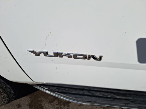 Used 2019 GMC Yukon SLT w/ Open Road Package image 12