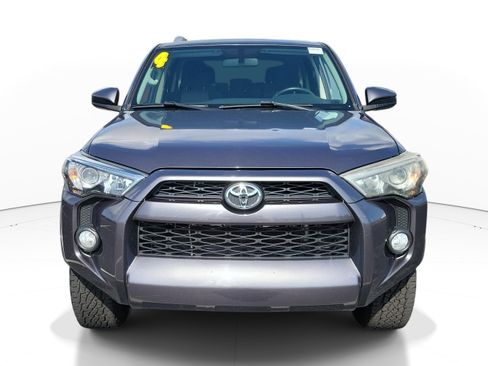 Used 2014 Toyota 4Runner SR5 AWD/4WD image 2