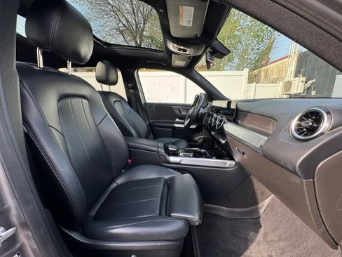 Used 2021 Mercedes-Benz GLB 250 4MATIC image 40