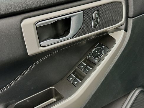 Used 2024 Ford Explorer XLT w/ Equipment Group 202A image 15