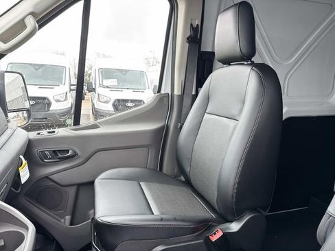 New 2026 Ford Transit 250 148 Medium Roof RWD image 20