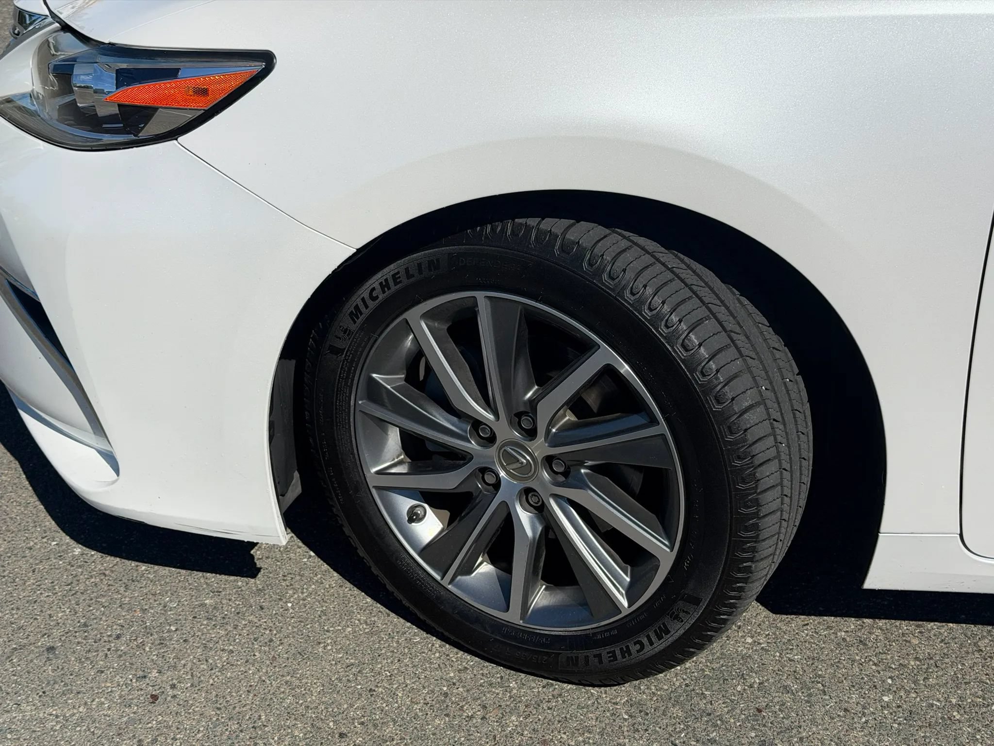 Used 2016 Lexus ES 300h w/ Navigation System Package FWD image 15