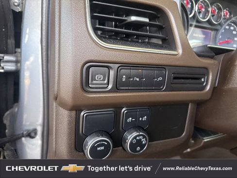 Used 2021 Chevrolet Suburban LT w/ Rear Media and Nav Package image 27