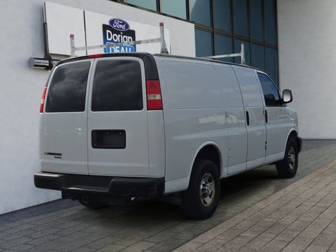 Used 2015 Chevrolet Express 2500 RWD image 3