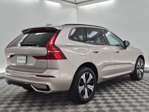 Used 2025 Volvo XC60 T8 Core w/ Protection Package Premier AWD/4WD image 9