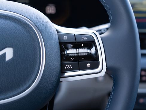 New 2026 Kia Carnival EX FWD image 21