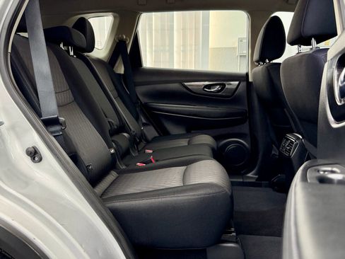 Used 2017 Nissan Rogue S image 14