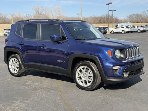 Used 2019 Jeep Renegade Latitude image 1