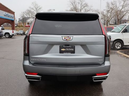 Used 2024 Cadillac Escalade Premium Luxury image 38
