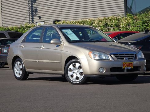Used 2005 Kia Spectra EX FWD image 3