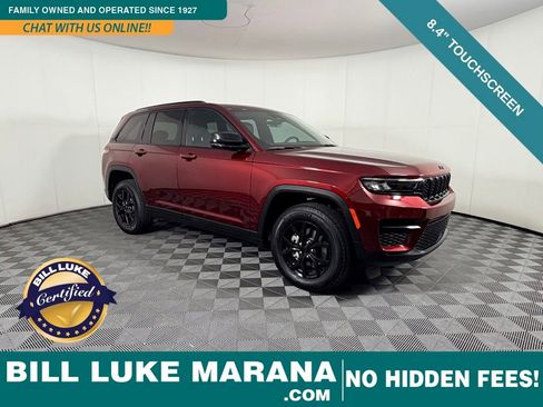 Used 2025 Jeep Grand Cherokee Altitude AWD/4WD image 1