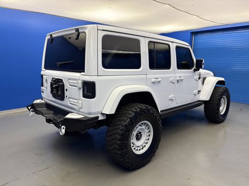 Used 2021 Jeep Wrangler Unlimited Sahara AWD/4WD image 7