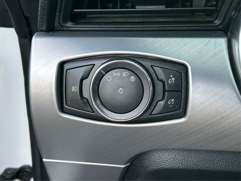 Used 2018 Ford Mustang Premium image 18