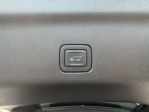 Certified 2024 Chevrolet Suburban RST w/ Luxury Package AWD/4WD image 17
