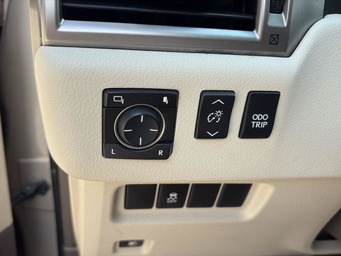 Used 2013 Lexus GX 460 w/ Comfort Plus Pkg AWD/4WD image 32